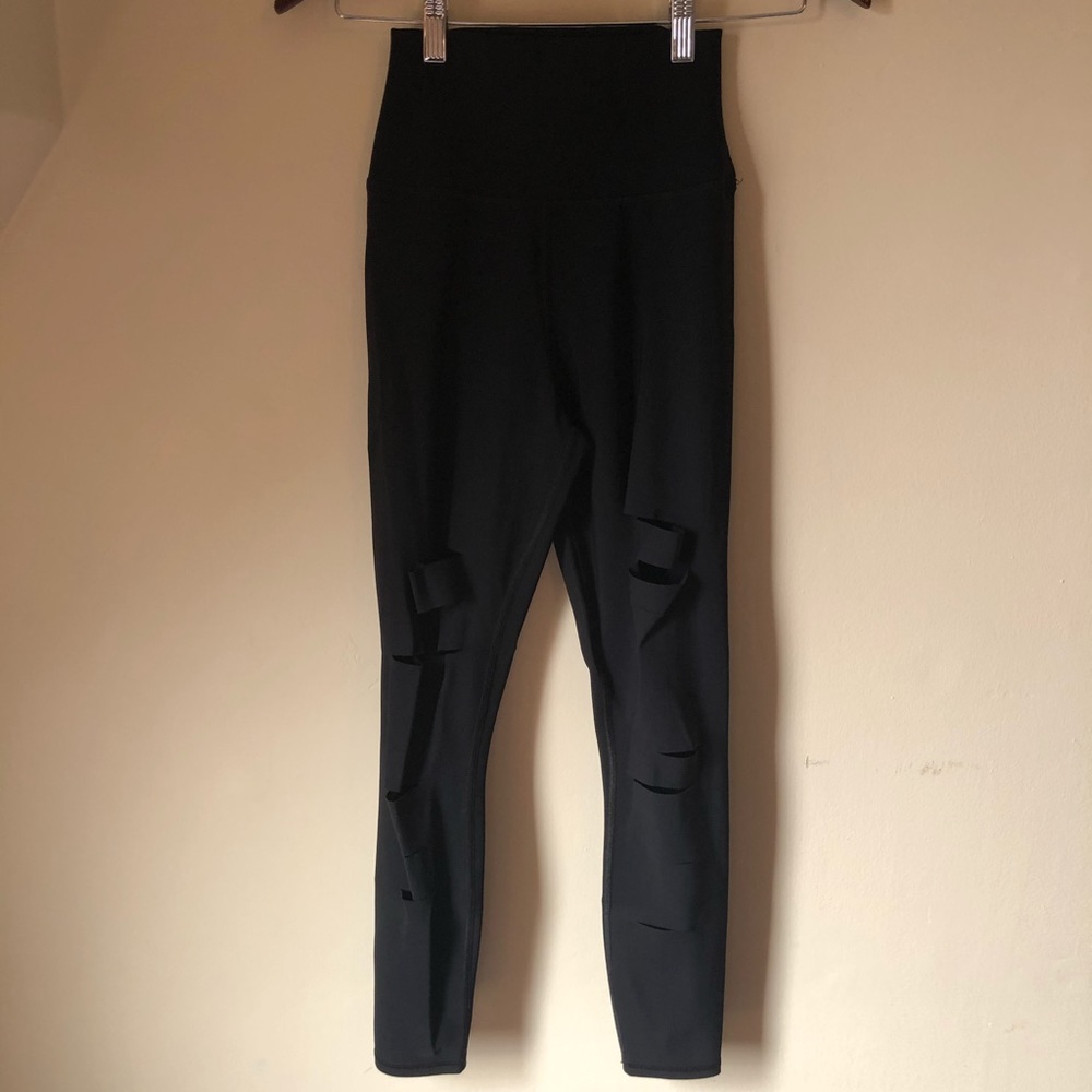 Alo Yoga Ripped Legging - Picture 2 of 4